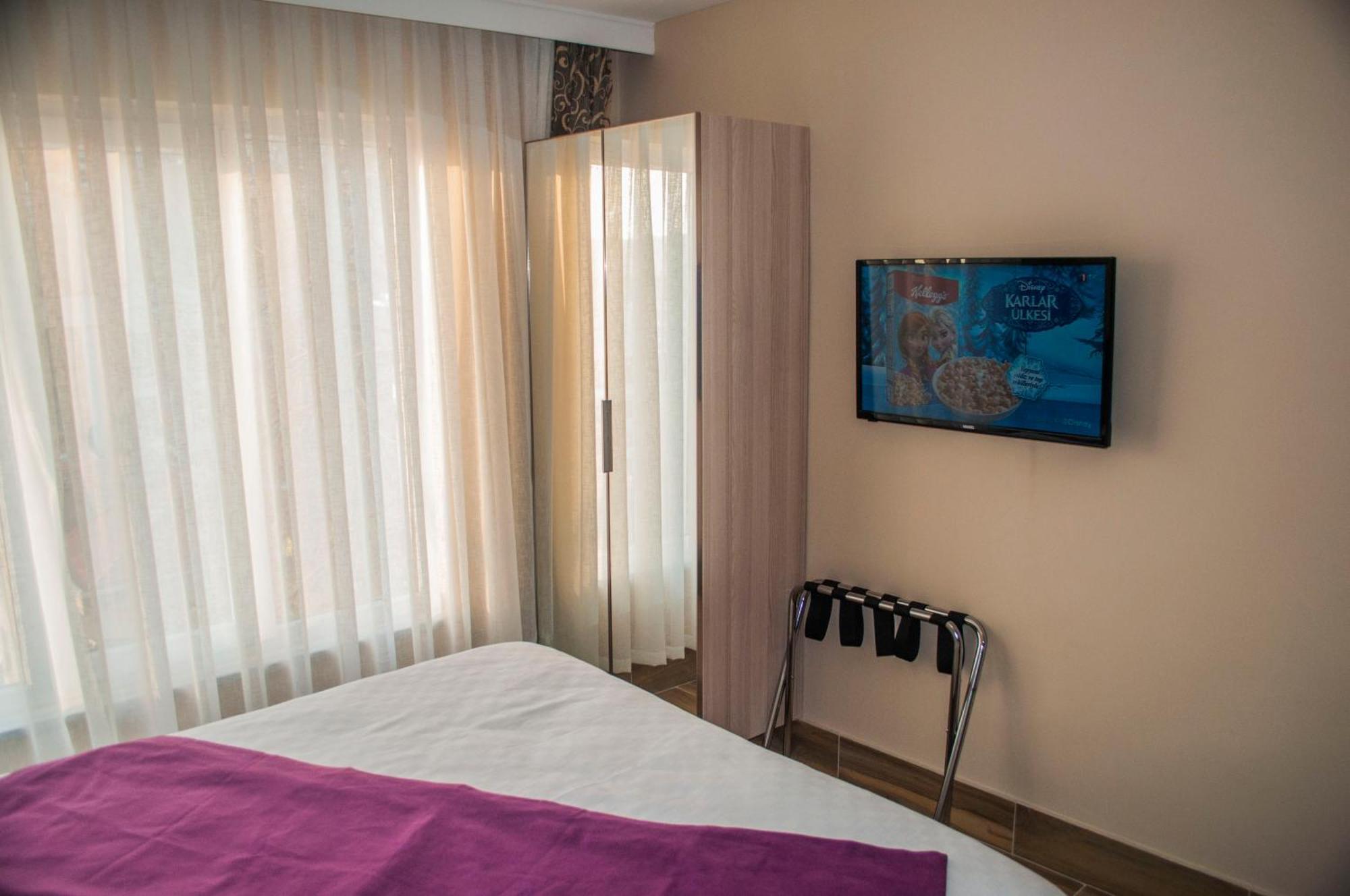 Apart 57 Taksim Harbiye Istanboel Buitenkant foto
