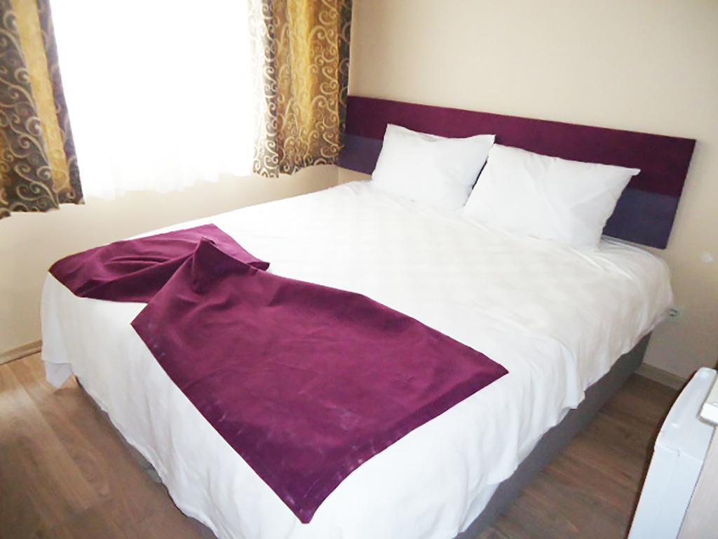 Apart 57 Taksim Harbiye Istanboel Buitenkant foto