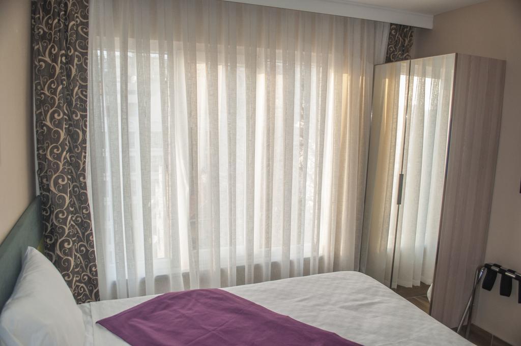 Apart 57 Taksim Harbiye Istanboel Buitenkant foto